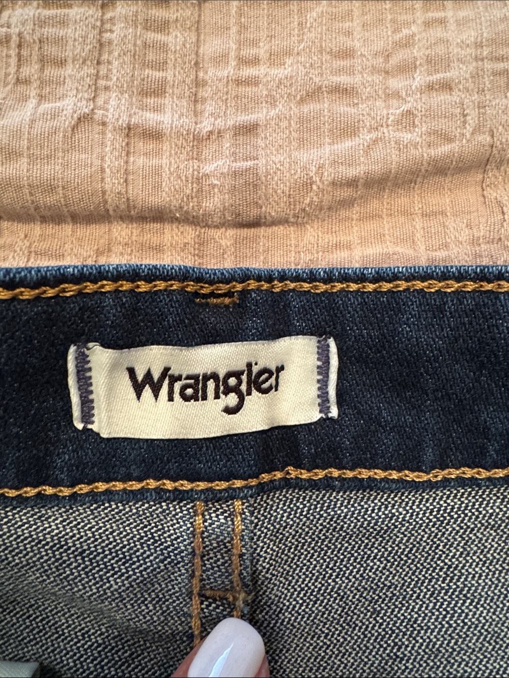 NWT Wrangler Wanderer Women's Dark Blue Flared Jeans - Picture 2 of 6